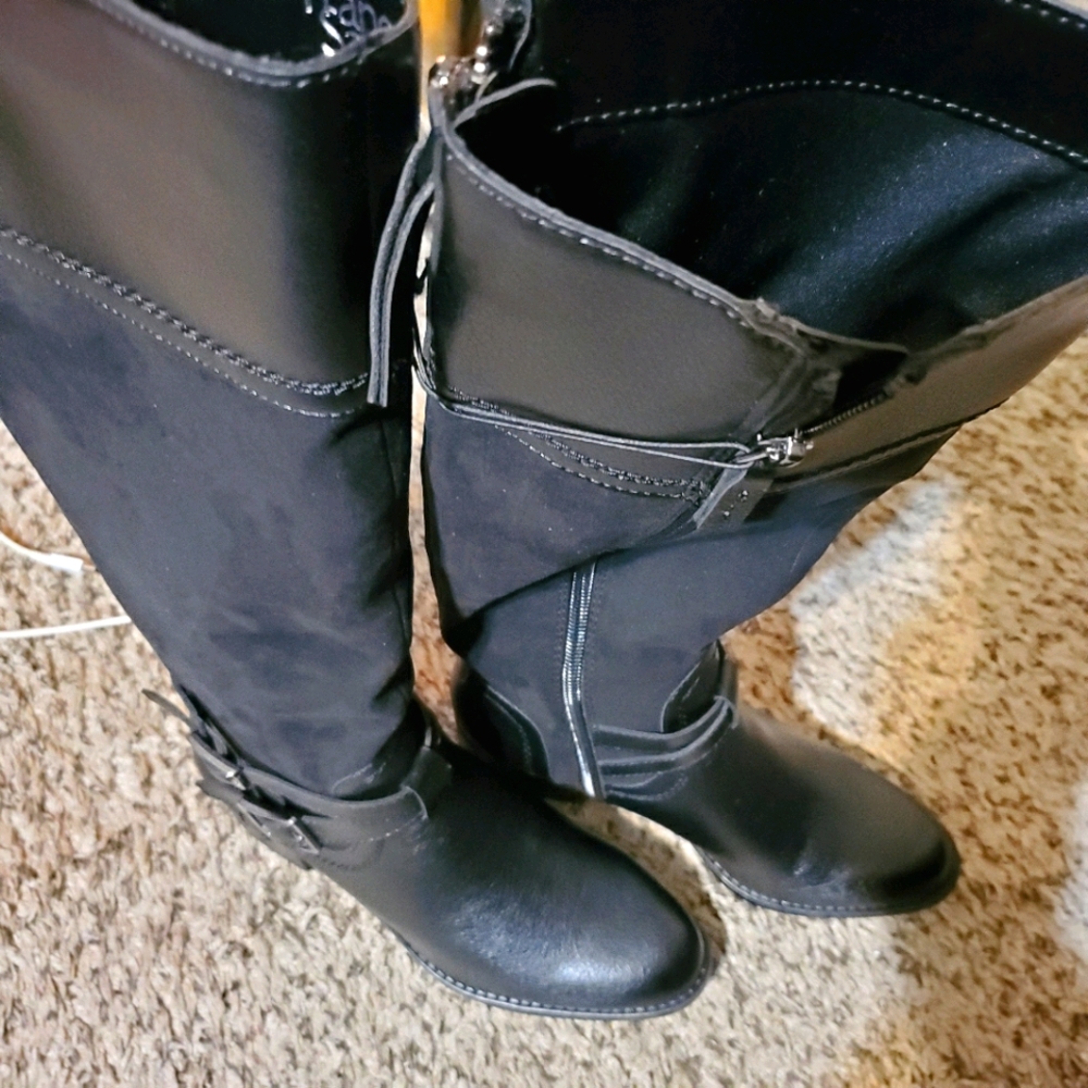 NWOT‎ Franco SartoSuede Knee-High Boots Side Zipper Size 5.5M